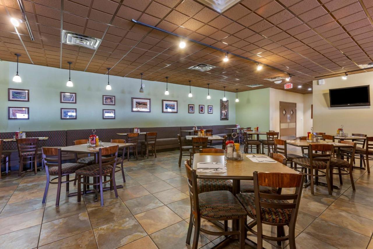 Best Western Canyon De Chelly Inn Chinle Bagian luar foto