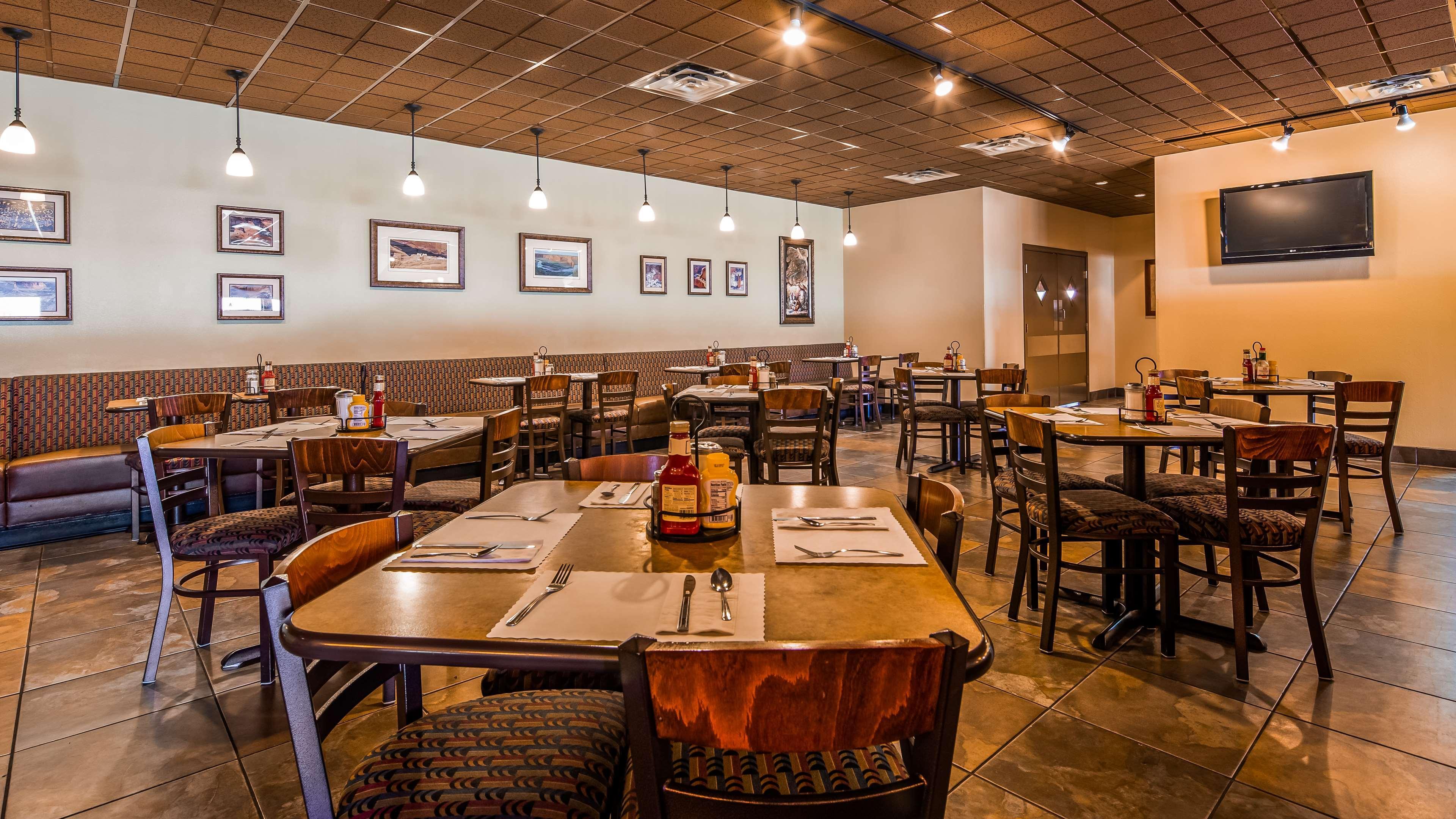 Best Western Canyon De Chelly Inn Chinle Bagian luar foto